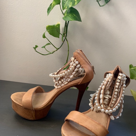 Zigi NY Platform Heels Tan w/ Cream Shells - Picture 5 of 7